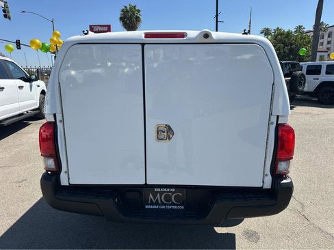 Used 2020 Toyota Tacoma SR image 12