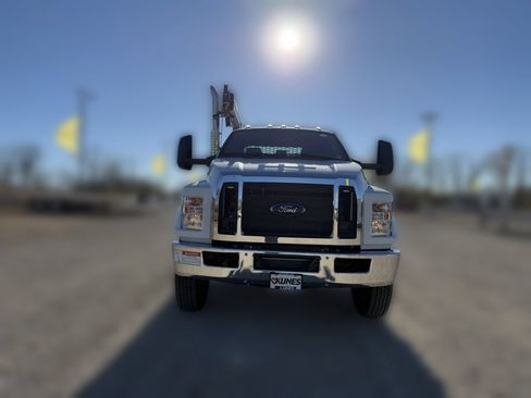 New 2026 Ford F750 2WD SuperCab Super Duty image 10