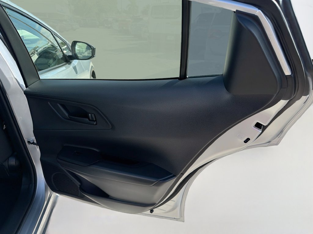 Used 2024 Toyota Prius Prime FWD image 30