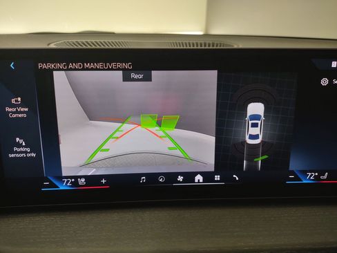 New 2026 BMW 330i Sedan w/ Convenience Package image 25