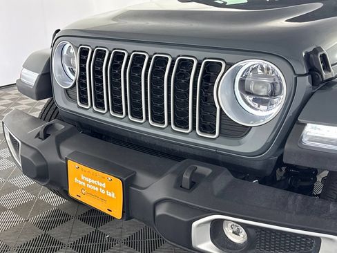 Certified 2025 Jeep Wrangler Unlimited Sahara AWD/4WD image 49