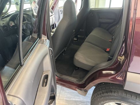 Used 2004 Jeep Liberty Sport w/ PWR Convenience Group AWD/4WD image 20