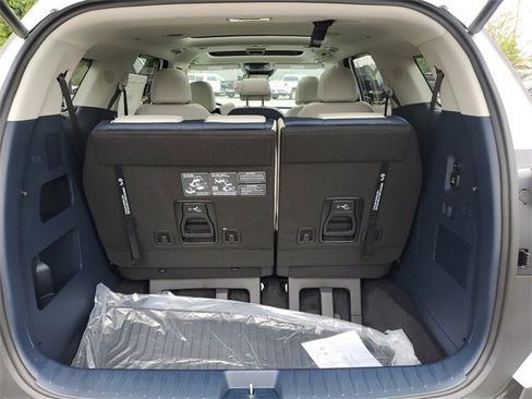 New 2026 Kia Carnival SX image 9