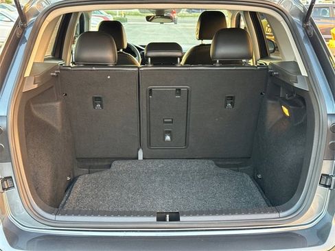 Certified 2023 Volkswagen Taos SE w/ Panoramic Sunroof Package image 11