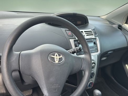 Used 2008 Toyota Yaris 2-Door Hatchback FWD image 17