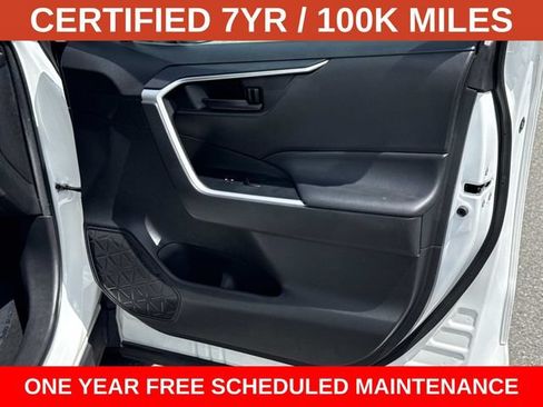Used 2022 Toyota RAV4 LE AWD/4WD image 8