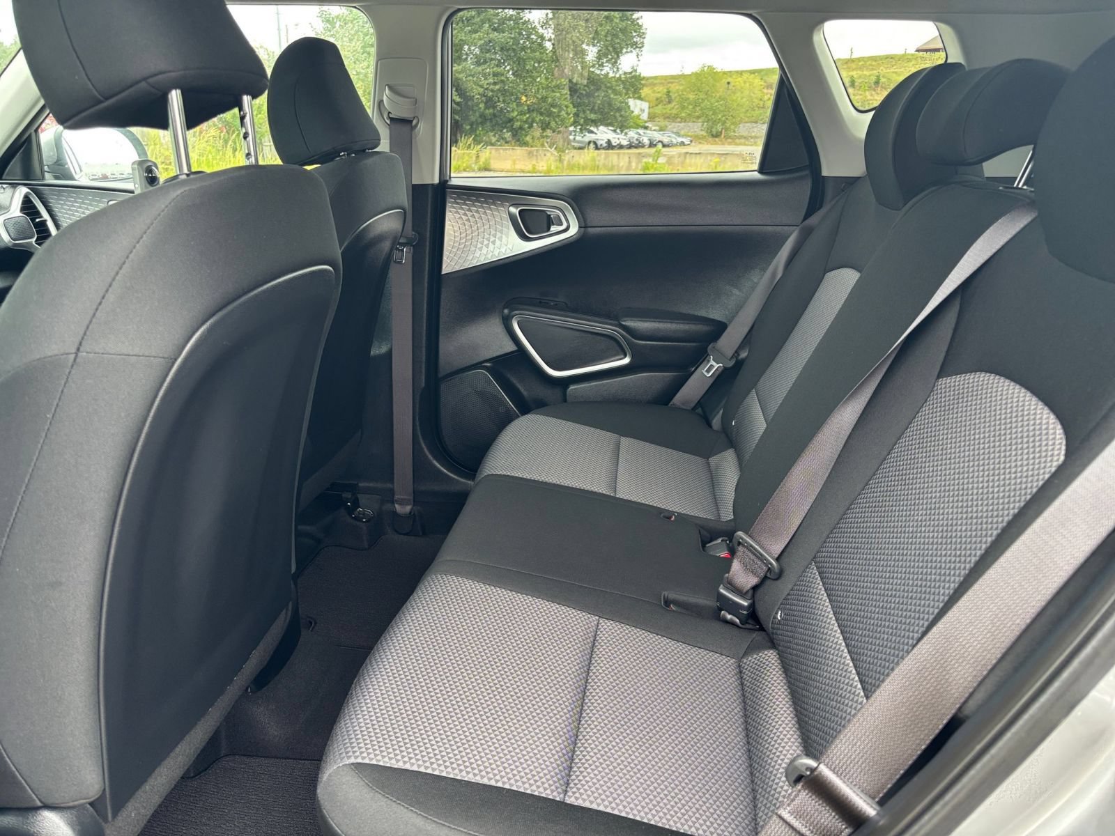 Used 2025 Kia Soul LX w/ LX Technology Package FWD image 20