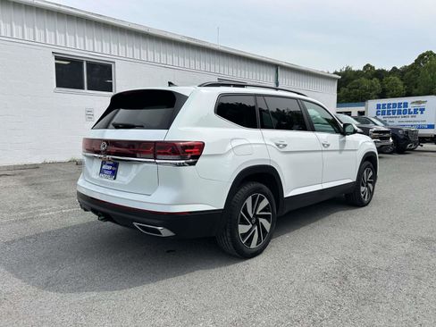 Used 2024 Volkswagen Atlas SE FWD image 3
