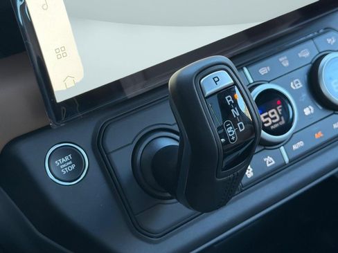 New 2026 Land Rover Defender 90 V8 AWD/4WD image 25