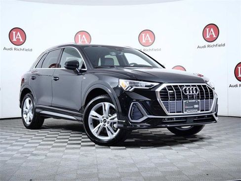 Certified 2024 Audi Q3 2.0T Premium Plus image 1