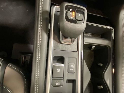 New 2026 Nissan Pathfinder Platinum image 18