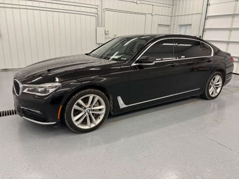 Used 2018 BMW 750i xDrive AWD/4WD image 1