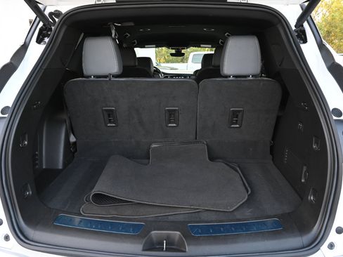 Used 2024 Buick Enclave Premium image 25