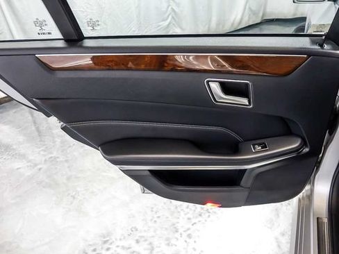Used 2014 Mercedes-Benz E 350 4MATIC Sedan image 28