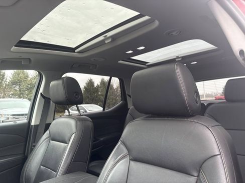 Used 2020 Chevrolet Traverse LT w/ LT Premium Package image 19