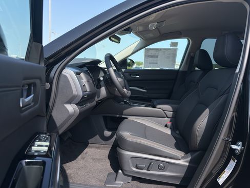New 2026 Nissan Pathfinder SL AWD/4WD image 11