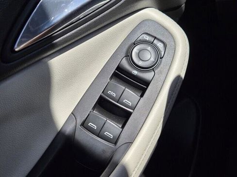 Used 2021 Buick Encore GX Select image 29