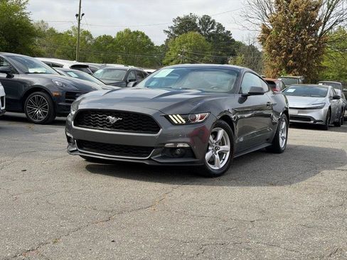 Used 2015 Ford Mustang Coupe image 4