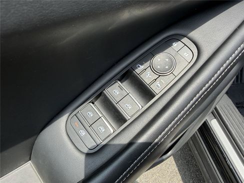 Used 2025 INFINITI QX60 Pure FWD image 17