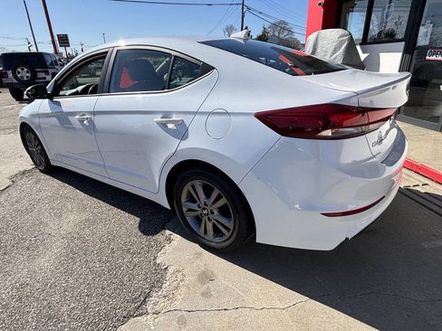 Used 2017 Hyundai Elantra SE FWD image 6