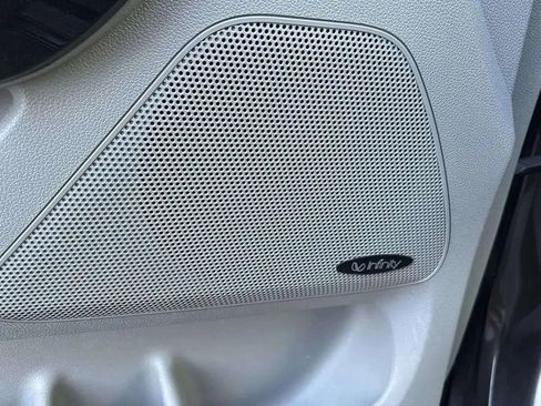 Used 2015 Kia Sedona SX image 11