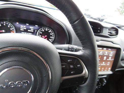 Used 2022 Jeep Renegade Latitude w/ Convenience Group image 18