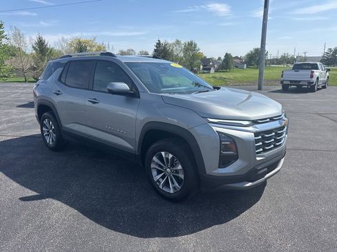 Used 2025 Chevrolet Equinox LT w/ Convenience Package II FWD image 1