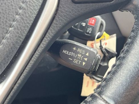 Used 2017 Toyota RAV4 XLE FWD image 31