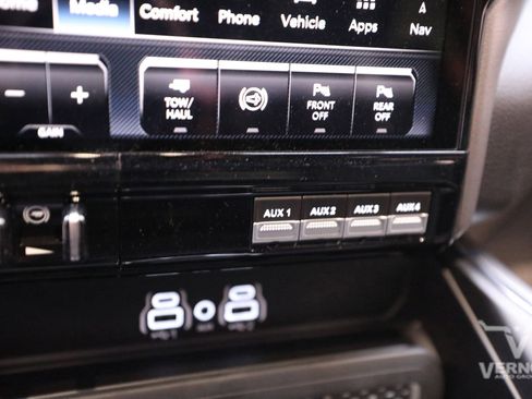 New 2025 RAM 3500 Laramie image 31