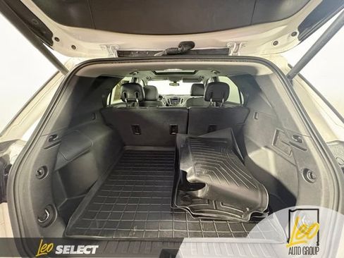 Used 2018 Chevrolet Equinox LT w/ Sun & Infotainment Package FWD image 21