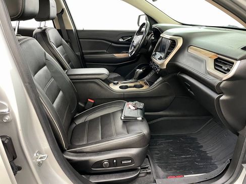 Certified 2019 GMC Acadia Denali w/ Technology Package image 38