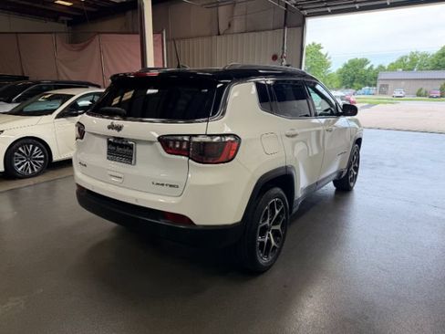 Used 2025 Jeep Compass Limited AWD/4WD image 5