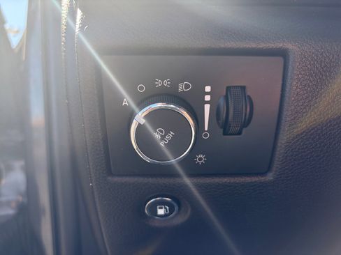 Used 2021 Jeep Grand Cherokee Limited image 12