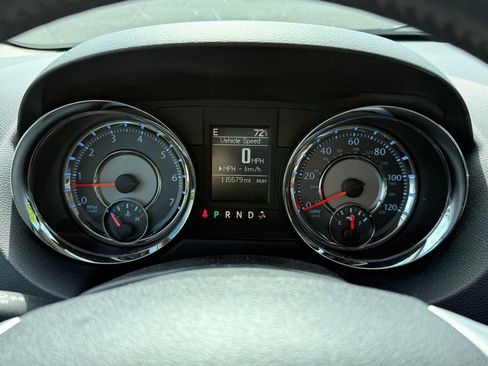 Used 2015 Chrysler Town & Country Touring w/ Driver Convenience Group FWD image 15