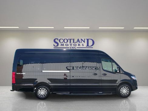 Used 2025 Mercedes-Benz Sprinter 2500 image 5