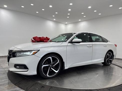 Used 2019 Honda Accord Sport image 3