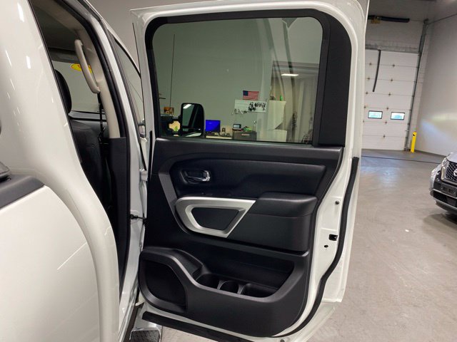 Used 2019 Nissan Titan SV w/ SV Convenience Package AWD/4WD image 25