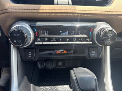 Used 2025 Toyota RAV4 XLE AWD/4WD image 24