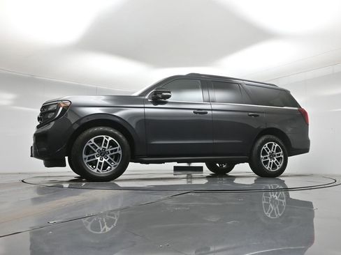 Certified 2025 Ford Expedition Active image 8