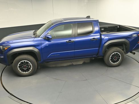 Certified 2024 Toyota Tacoma TRD Off-Road image 37