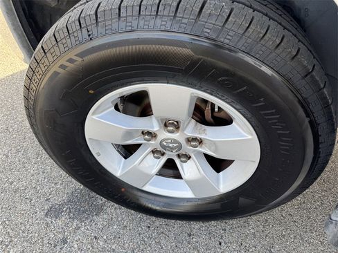 Used 2022 RAM 1500 Classic SLT image 6