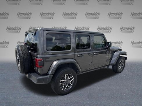 Used 2025 Jeep Wrangler Unlimited Sahara AWD/4WD image 9