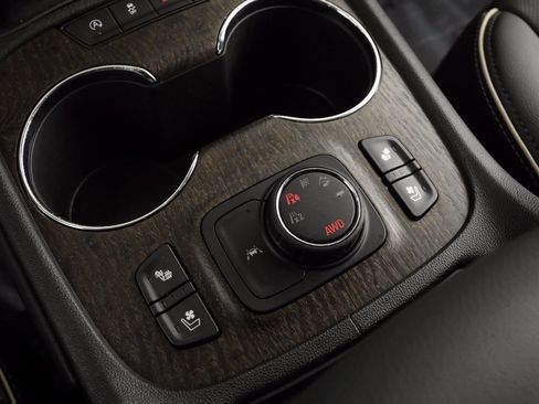 Used 2023 GMC Acadia Denali w/ Denali Technology Package image 33