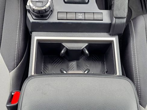 Used 2025 Toyota Tacoma TRD Off-Road AWD/4WD image 40