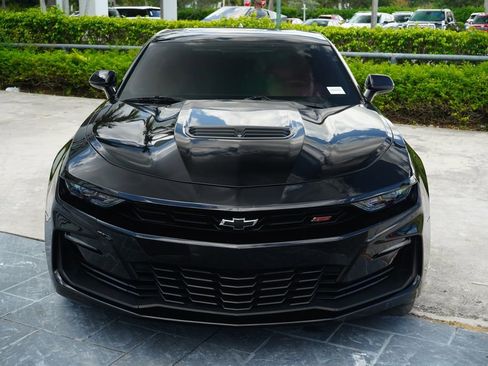 Used 2020 Chevrolet Camaro SS RWD image 2