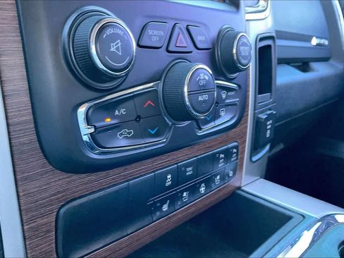 Used 2018 RAM 1500 Laramie w/ Convenience Group image 34