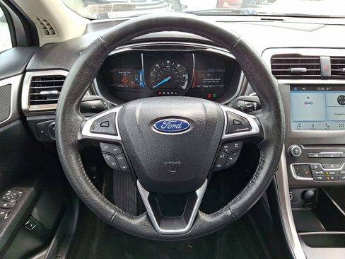 Used 2017 Ford Fusion Energi SE image 21
