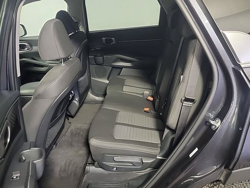 Certified 2025 Kia Sorento LX FWD image 17