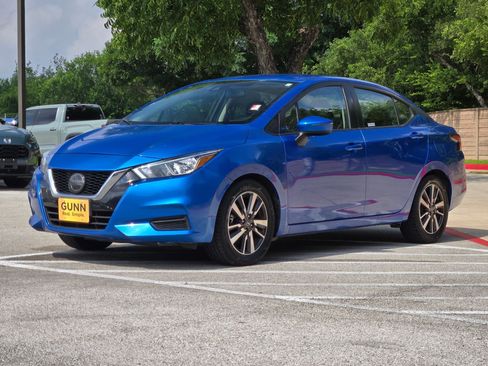 Used 2020 Nissan Versa SV FWD image 7