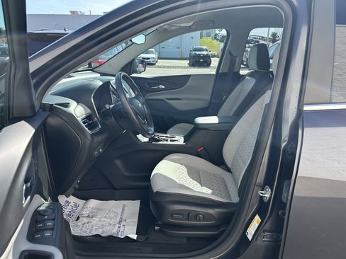 Used 2022 Chevrolet Equinox LT w/ Driver Convenience Package AWD/4WD image 13